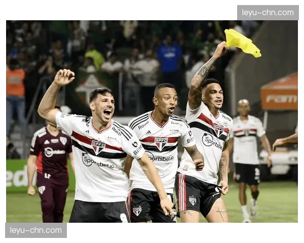 门兴格拉德巴赫1-0小胜波鸿，制胜球源于左路战术角球配合